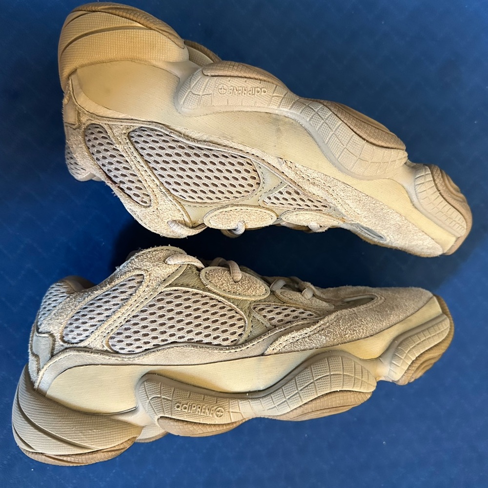 Yeezy 500 taupe color way almost new size 4 1/2